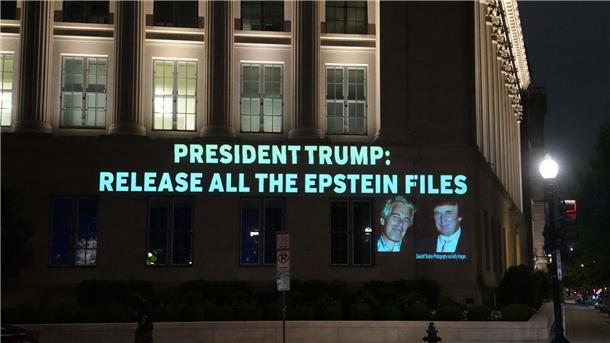 US-Ausschuss veröffentlicht Epstein-Dokumente In den vergangenen Monaten gab es viel Druck auf den US-Präsidenten, die Epstein-Akten offenzulegen. (Archivbild)