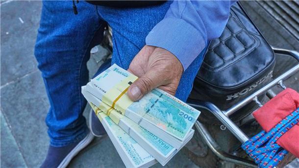 In den vergangenen zehn Jahren hat der Rial 97 Prozent seines Wertes gegenüber dem Euro eingebüßt. (Archivbild)