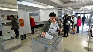 In den von Russland besetzten Gebieten haben Scheinreferenden begonnen.