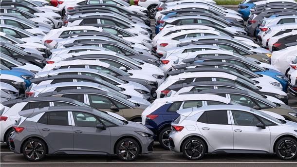 Dax-Konzerne machen deutlich weniger Gewinn In der Autobranche sinken die Gewinne.