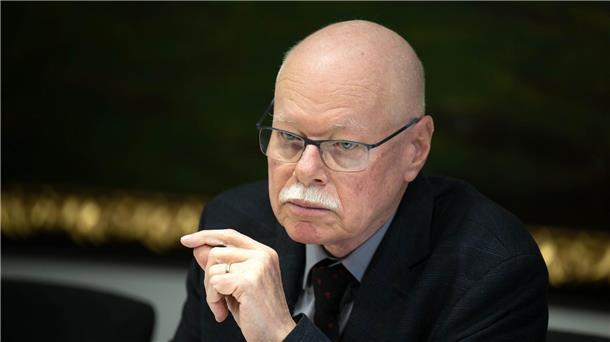Mäurer zu Kirchenasyl: „Das ist eindeutig zu viel“ In der Debatte um Kirchenasyl hat Bremens Innensenator Ulrich Mäurer versöhnliche Töne angeschlagen. (Archivfoto)