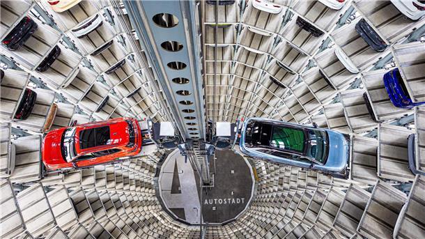 In der deutschen Autoindustrie stehen Tausende Stellen auf dem Spiel - auch bei VW. (Archivbild)