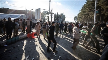 In der iranischen Stadt Kerman wurden iranischen Staatsmedien zufolge mehr als hundert Menschen durch Explosionen getötet. Sie pilgerten anlässlich des Todestags des Generals Ghassem Soleimani zu dessen Grab.