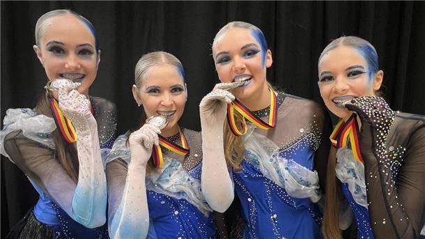 In der Kategorie Quartett wurden (von links) Christina Kinsvater, Sarah Kristin Behlen, Amelie Schwebe, Vinita Krempel deutsche Vizemeister.