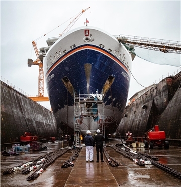 „Hanseatic nature“ im Dock der Lloyd Werft