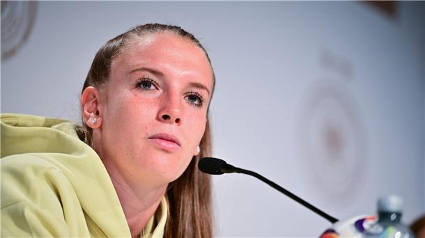 Bundesliga-Auftakt kommt für DFB-Kapitänin Gwinn zu früh In der Nationalelf noch Ersatz, in München im Tor: Ena Mahmutovic.