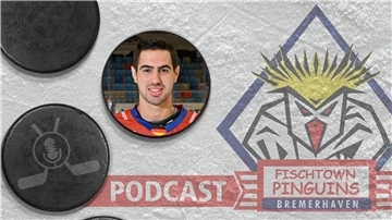 Gregory Kreutzer und das Podcast-Logo der Fischtown Pinguins.