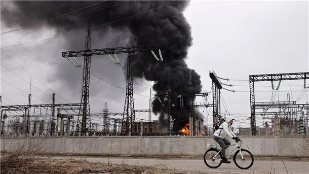 Krieg gegen die Ukraine: So ist die Lage In der ostukrainischen Großstadt Charkiw fiel der Strom komplett aus.