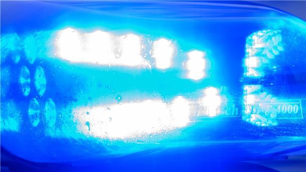 Zwei Tote nach Schüssen in Wohnung im Saarland gefunden In der saarländischen Gemeinde Beckingen, rund 30 Kilometer von Saarbrücken entfernt, hat die Polizei zwei Tote in einer Wohnung gefunden (Symbolbild).