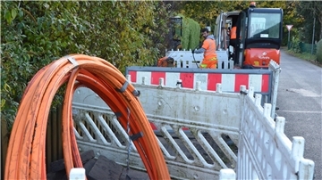 In der Samtgemeinde Geestequelle sind Ratsmitglieder mit der Qualität der Glasfaserarbeiten nicht zufrieden. Auf dem Foto sind Glasfaser-Arbeiten in Hipstedt zu sehen. 