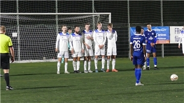 In der Schlussphase verhinderte LTS mit einer Fünf-Mann-Mauer das 0:5 gegen den eingewechselten Mamadou Ibrahima Diop.