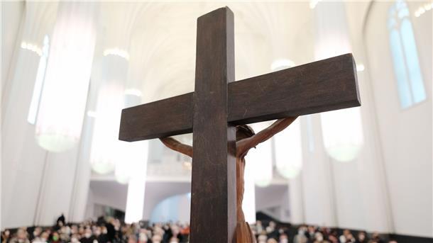 Bedeutung der Kirchen sinkt weiter In der Universitätskirche Paulinum findet ein Gottesdienst statt.