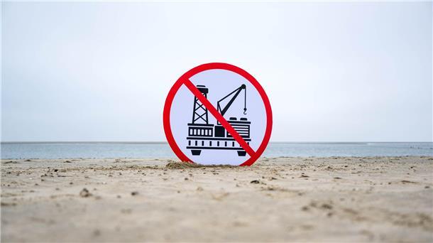 Gasförderung in Nordsee: Greenpeace besetzt Bohrplattform In der vergangenen Woche hatte das niederländische Wirtschaftsministerium den Weg für die Erdgasförderung in der Nordsee freigemacht. Nun gibt es Protest.