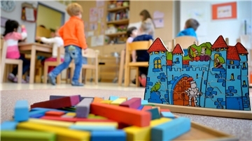 In Deutschland fehlen nach Berechnungen der Bertelsmann Stiftung fast 430.000 Kita-Plätze, um den Betreuungsbedarf der Eltern zu erfüllen.