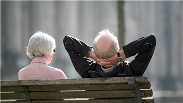 In Deutschland gehen die Menschen laut Angaben der Deutschen Rentenversicherung im Schnitt im Alter von 64,4 Jahren in Rente.