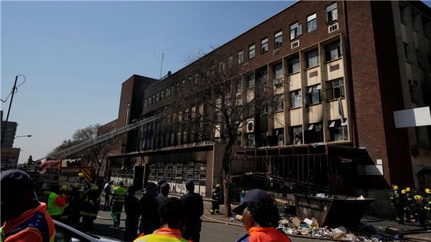 Nach Feuer mit 76 Toten: Verdächtiger gefasst In diesem Gebäude in Johannesburg starben bei einem Großbrand vor rund fünf Monaten 76 Menschen.