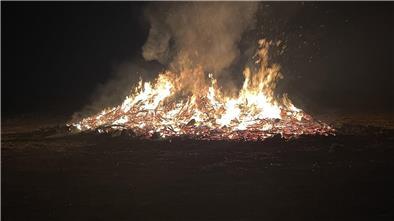 brennendes Osterfeuer