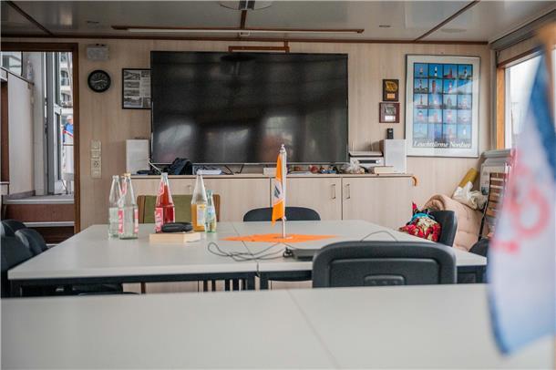In diesem Unterrichtsraum auf der „Kapitän Kruse“: Das Schiff wird als berufsbildende Schule für die gewerbliche Kapitänsausbildung in der Binnenschifffahrt genutzt.