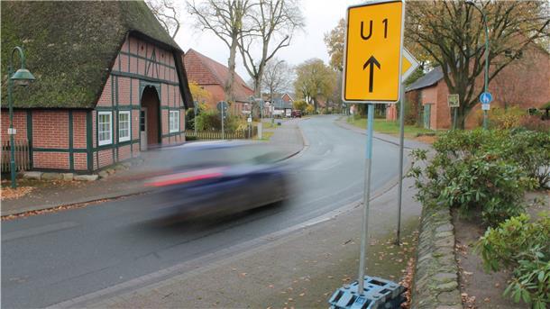 Eine Straße in Wellen.