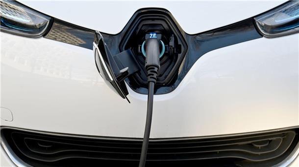 Untersuchung: E-Autos halten Magnetfeld-Höchstwerte ein In E-Autos sorgt unter anderem der Antrieb für zusätzliche Magnetfelder. (Symbolbild)
