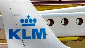 In eimen Flugzeug der KLM brachte eine Frau ein Kind zur Welt (Archivbild).