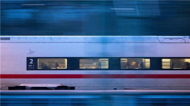 In einem solchen ICE hat eine Bahnmitarbeiterin eine Geldbörse mit mehr als 1000 Euro gefunden.