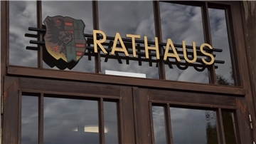 Der Schriftzug am Haupteingang des Nordenhamer Rathauses