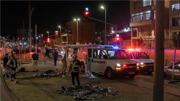Sieben Tote bei Terroranschlag auf Synagoge in Jerusalem In einer israelischen Siedlung in Ost-Jerusalem sind mehrere Menschen durch Schüsse getötet worden.