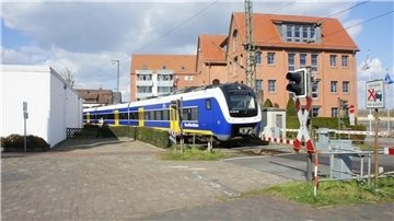 In Elsfleth lässt die Bahn ab April Lärmschutzwände bauen.
