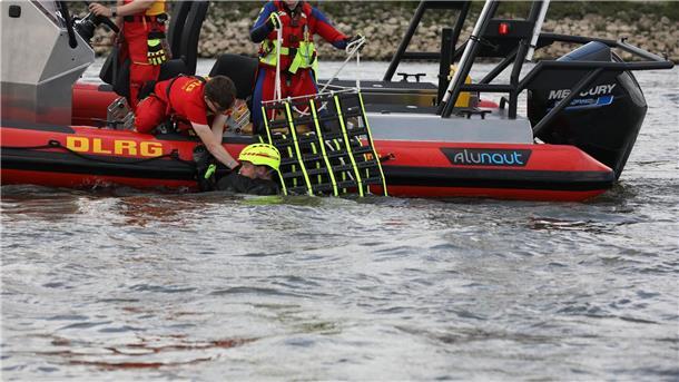 In Flüssen schwimmen - das ist nichts für Ungeübte, mahnt DLRG-Präsidentin Ute Vogt.