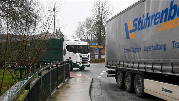 A27-Update: Neues Gerät im Einsatz - So sollen die Arbeiten schneller vorankommen In Hagen fahren die meisten Verkehrsteilnehmer nun über Uthlede weiter