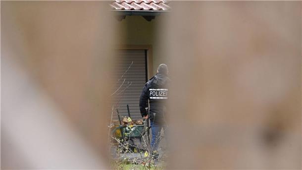 Landwirt angeschossen - Rätselraten über Hintergründe In Hattenhofen in Baden-Württemberg ist ein FDP-Kommunalpolitiker durch mehrere Schüsse verletzt worden.