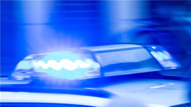 Bewaffnete Männer überfallen Bank in Hildesheimer Innenstadt In Hildesheim wurde eine Bank überfallen. Die Polizei fahndet nach den Tätern. (Symbolbild)