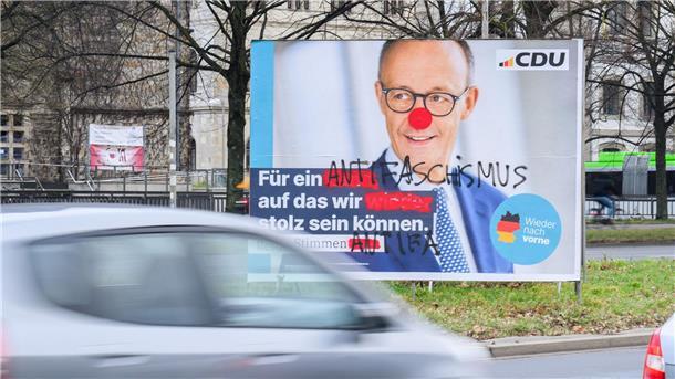 In Niedersachsen wurden im Wahlkampf deutlich häufiger Wahlplakate beschädigt als 2021. (Archivbild)