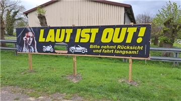 In Offenwarden wurde ein Transparent beschädigt. 