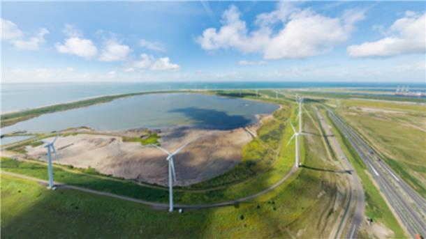 In Rotterdam gibt es solche Hafenschlick-Depots im Meer schon lange. Wäre das nicht auch eine Lösung für die Schlick-Probleme der deutschen Nordsee-Häfen?, fragt Stefan Woltering.