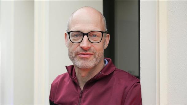 Erfolgsautor Joachim Meyerhoff schreibt über seine Mutter In seinen autofiktionalen Romanen schreibt Joachim Meyerhoff über sein Leben und seine Familie (Archivbild).