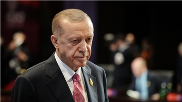 In Stockholm war eine dem türkischen Präsidenten Erdogan ähnelnde Puppe an den Füßen aufgehängt worden.