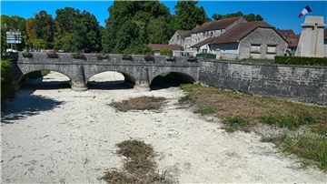In weiten Teilen Frankreichs ist der Grundwasserpegel bedenklich niedrig.