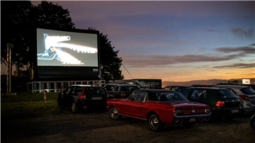 In Zeiten der Corona-Pandemie erlebt das Autokino einen Aufschwung. Auch in Nordenham sollen drei Tage lang Filme gezeigt werden, nachmittags für Familien, abends für Erwachsene.