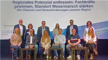 Podiumsgäste bei der Veranstaltung "Regionales Potenzial entfesseln" der Wirtschaftsförderung Wesermarsch