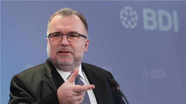 Wirtschaft warnt wegen Energiepreiskrise vor Abwanderung Industriepräsident Siegfried Russwurm vertritt die Ansicht, dass Deutschland immer mehr ins Hintertreffen gegenüber anderen Regionen der Welt gerät.