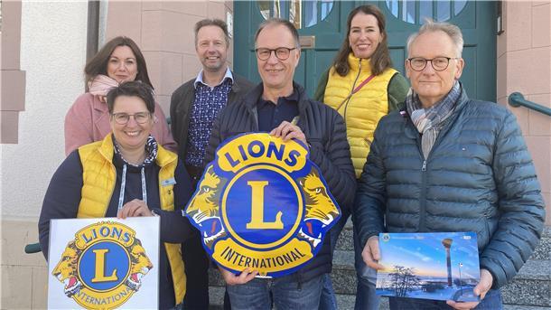 Ines Locker-Wolf (hinten von links), Bernd Bierfischer, Juliane Schuhr sowie Silke Schäfer-Höpken (vorne von links), Andreas Schindler und Peter Hinrichs freuen sich auf den Ochsenmarkt.