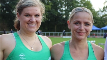 Inken Iversen (links) und Sabine Lehmann (beide TSV Wehdel) kehrten mit einer Gold- und einer Silbermedaille von den deutschen Seniorenmeisterschaften aus Dortmund zurück.