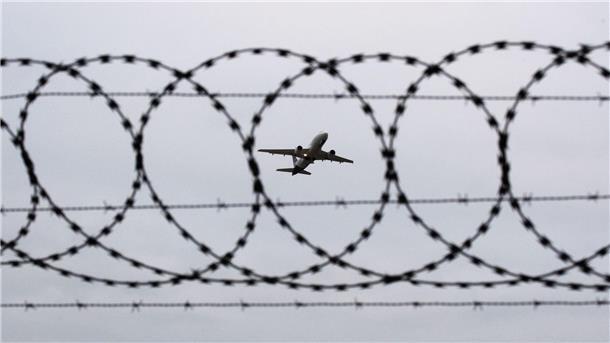 Innenminister von Bund und Ländern sind sich einig: Straftäter und islamistische „Gefährder“ sollten wieder nach Afghanistan und Syrien abgeschoben werden.