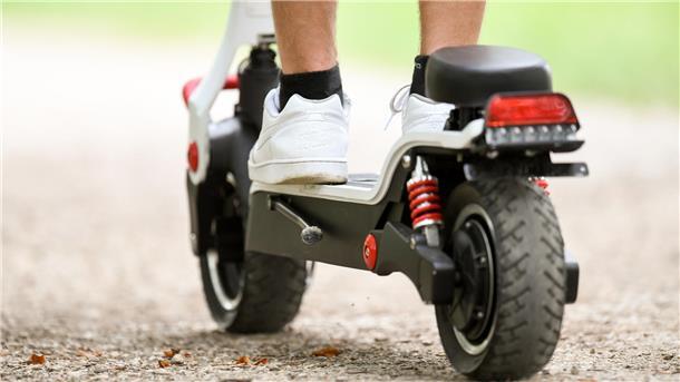 Ins Gefängnis bringt eine erzwungene E-Roller-Fahrt einen Mann aus Lemwerder.