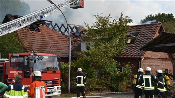 Insbesondere das Gebäude für die Zevener Ortswehr – hier bei einem Einsatz in Brauel – wird einige Millionen Euro verschlingen.