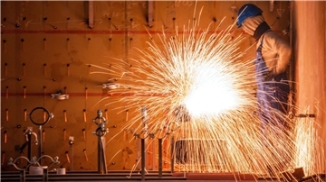 Insbesondere der Schiffbau konnte im Konjunkturbarometer mit mehr als 72 Punkten zulegen.
