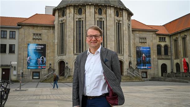 Intendant Lars Tietje weiß noch nicht, wie er die geforderten Sparauflagen der Politik umsetzen soll.