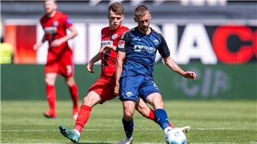 Intensive Partie im vollen Paderborner Stadion.